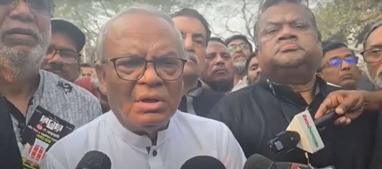 জনগণের পক্ষের কোনো রাজনীতিবিদ কখনও পালায় না : রিজভী