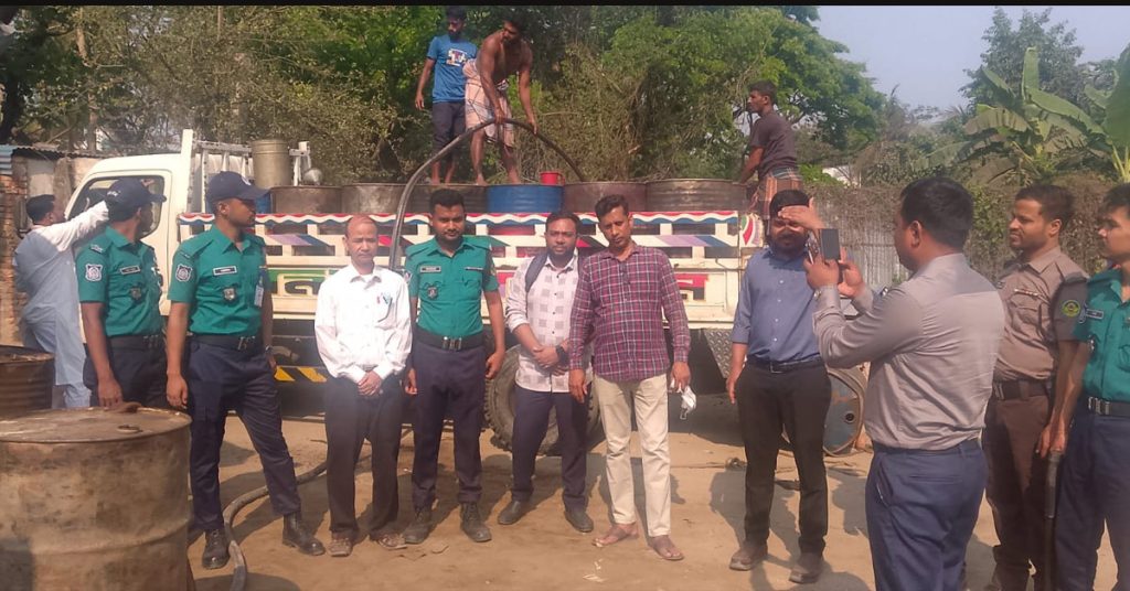 চট্টগ্রামে অবৈধভাবে মজুদ করা ৬ টন ডিজেল জব্দ
