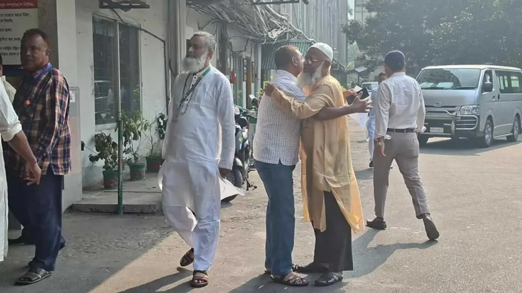 ঈদের ছুটি শেষে সচিবালয়ে ফিরেছে কর্মচাঞ্চল্য