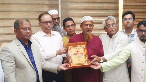 সেই এনামুলকে পুরস্কৃত করলো বাংলাদেশ রেলওয়ে