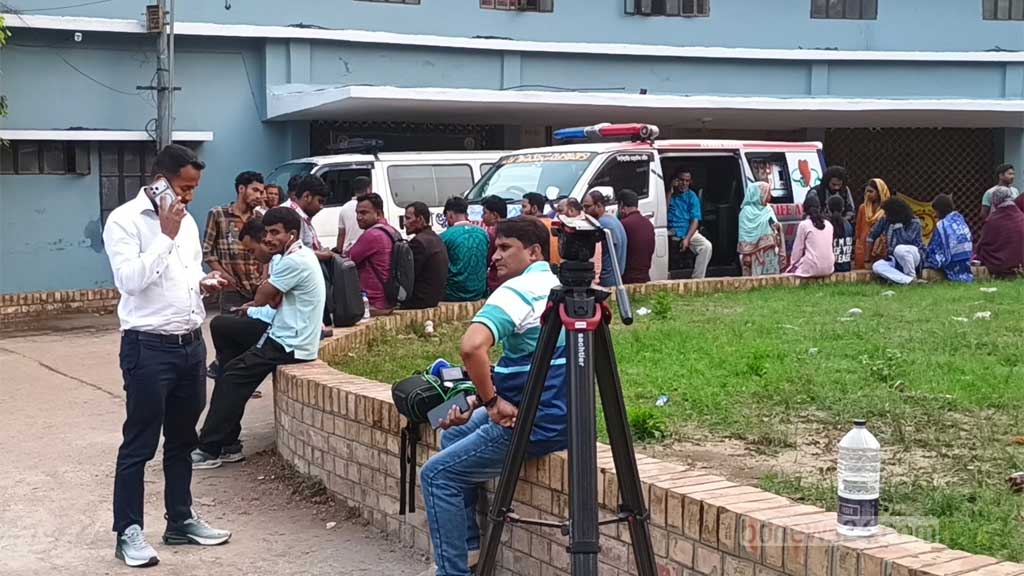 দৌলতদিয়া ফেরিঘাটে বাসডুবির ঘটনায় নিহত বেড়ে ২৪