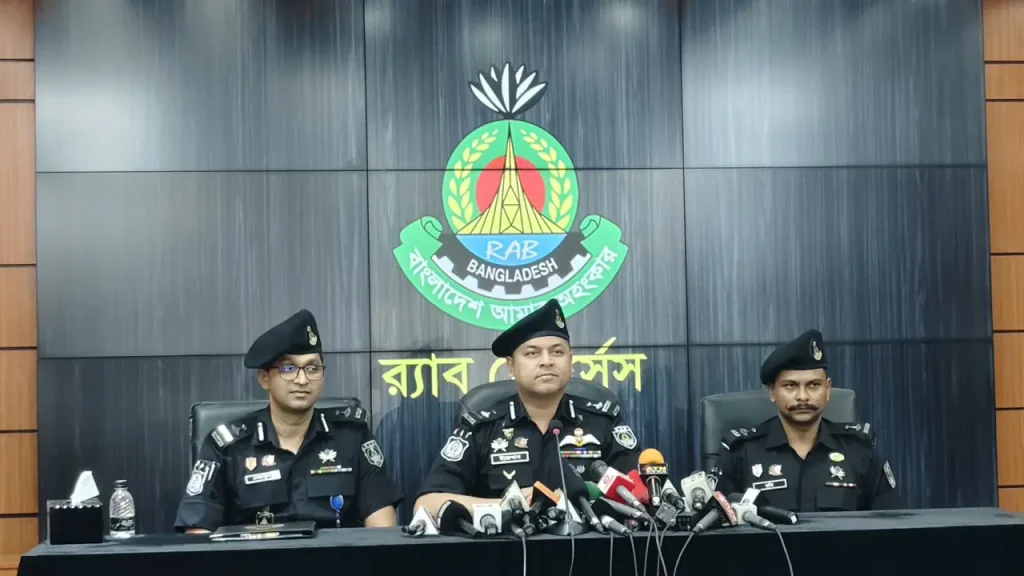 সন্ত্রাসী ভাড়া করে ক্যান্সার হাসপাতালের উপ-পরিচালককে ছুরিকাঘাত