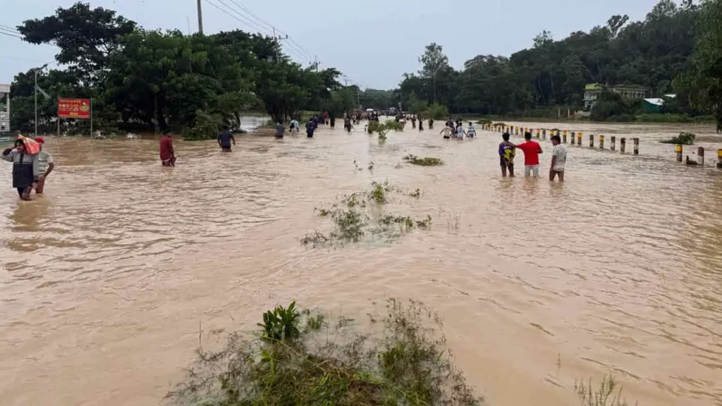 চট্টগ্রামে বন্যার পানি নামার পর বাড়ছে ডায়রিয়া-চর্মরোগ