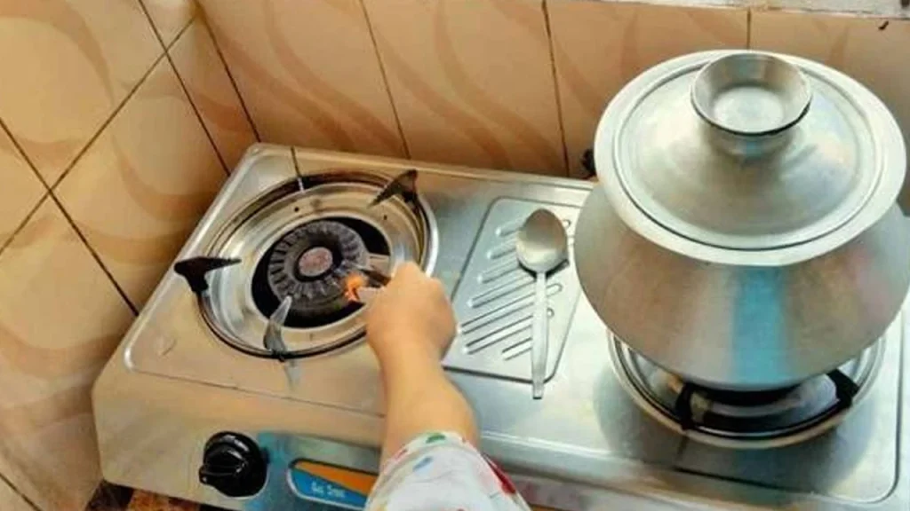 এলএনজি টার্মিনালে কারিগরি ত্রুটি, গ্যাস সরবরাহ কমে অর্ধেক