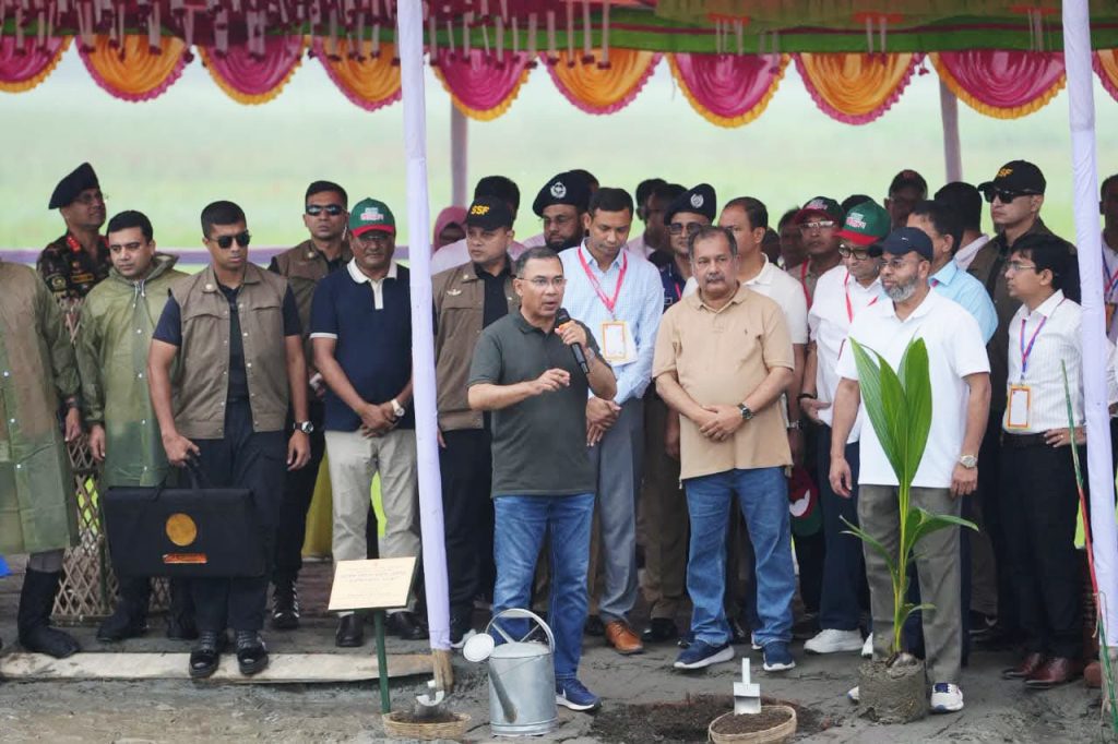 ‘গাছ লাগালেই দায়িত্ব শেষ নয়, শিশুর মতো যত্ন নিতে হবে’