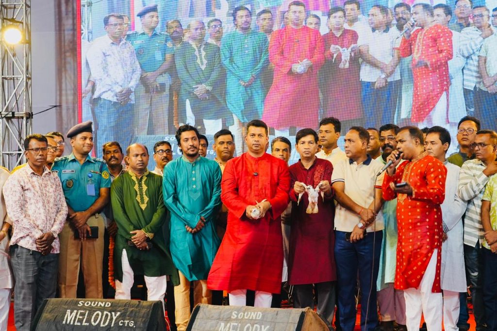 চট্টগ্রামে প্রথমবার জেলা প্রশাসকের হাতে মহালয়ার উদ্বোধন